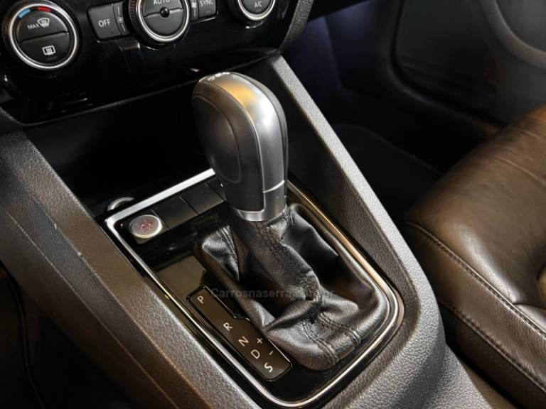 VOLKSWAGEN - JETTA - 2017/2017 - Branca - R$ 97.900,00