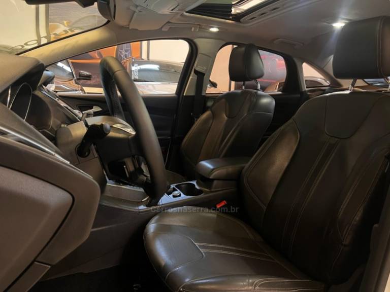 FORD - FOCUS - 2015/2015 - Branca - R$ 58.900,00