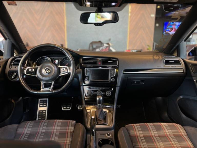VOLKSWAGEN - GOLF - 2016/2016 - Prata - R$ 139.900,00