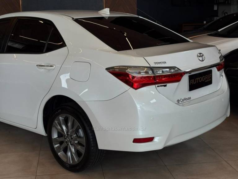 TOYOTA - COROLLA - 2019/2019 - Branca - R$ 105.900,00
