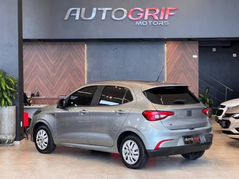 FIAT - ARGO - 2018/2019 - Prata - R$ 55.900,00