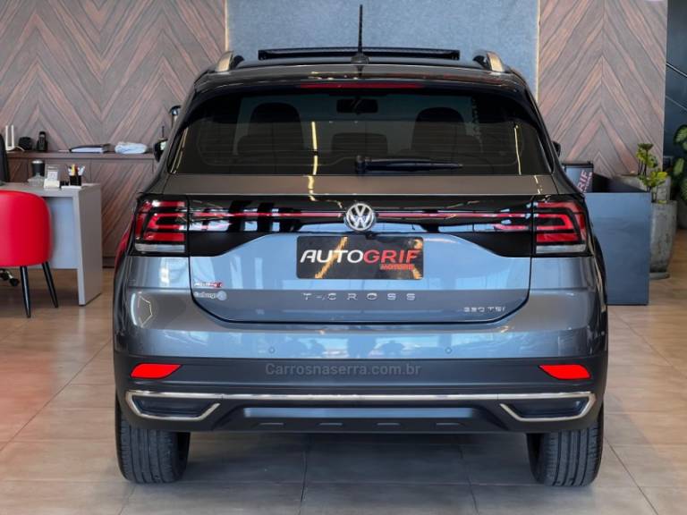 VOLKSWAGEN - T-CROSS - 2021/2021 - Cinza - R$ 121.900,00