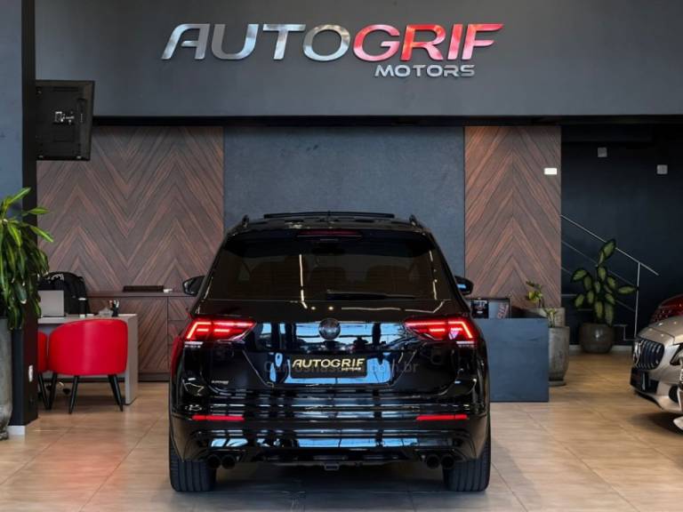 VOLKSWAGEN - TIGUAN - 2018/2018 - Preta - R$ 159.900,00