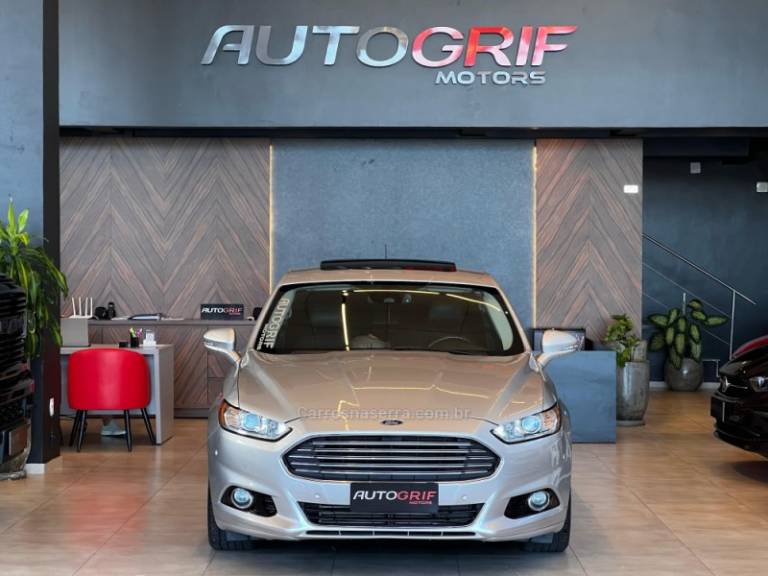 FORD - FUSION - 2015/2015 - Prata - R$ 81.900,00