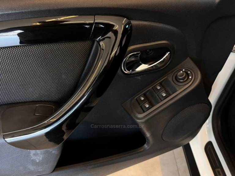 RENAULT - DUSTER - 2019/2020 - Branca - R$ 75.900,00