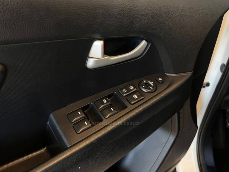 KIA MOTORS - SPORTAGE - 2016/2016 - Branca - R$ 89.900,00