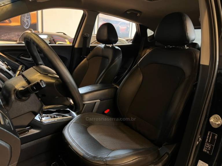 HYUNDAI - IX35 - 2010/2011 - Preta - R$ 61.900,00
