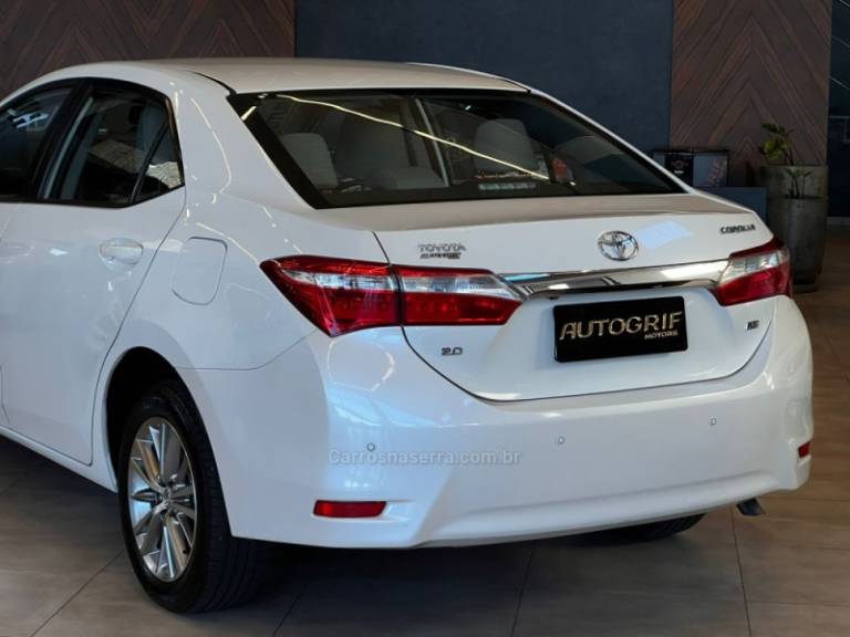 TOYOTA - COROLLA - 2015/2015 - Branca - R$ 88.900,00