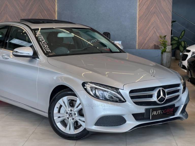 MERCEDES-BENZ - C 250 - 2017/2018 - Prata - R$ 159.900,00