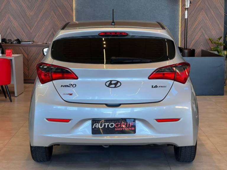 HYUNDAI - HB20 - 2013/2014 - Prata - R$ 44.900,00