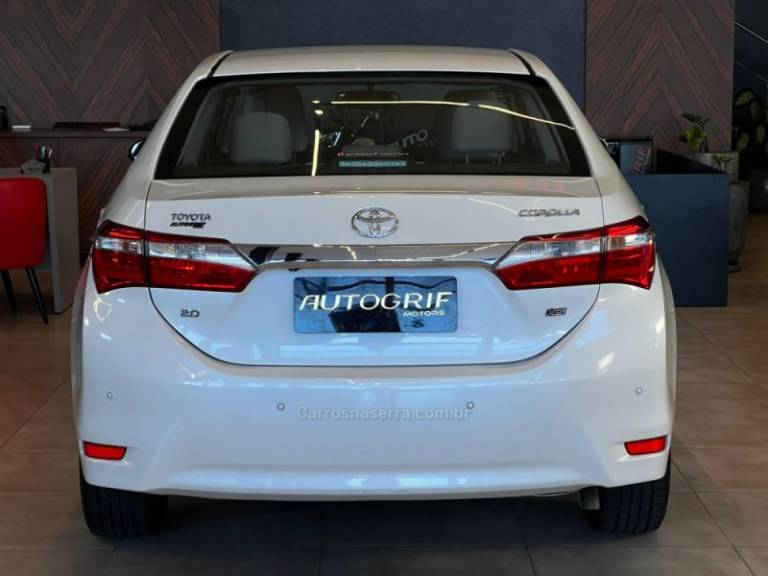 TOYOTA - COROLLA - 2015/2015 - Branca - R$ 88.900,00