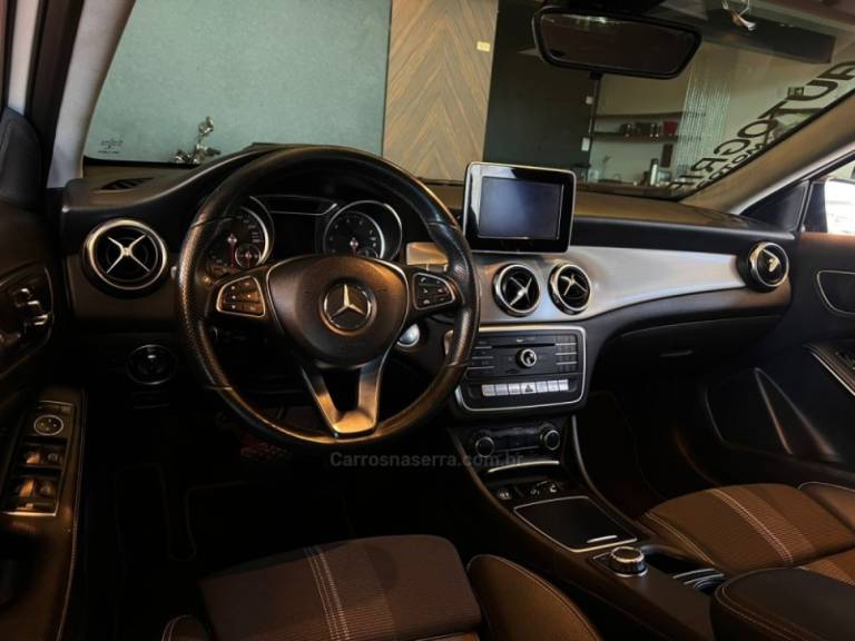 MERCEDES-BENZ - GLA 200 - 2019/2019 - Branca - R$ 133.900,00