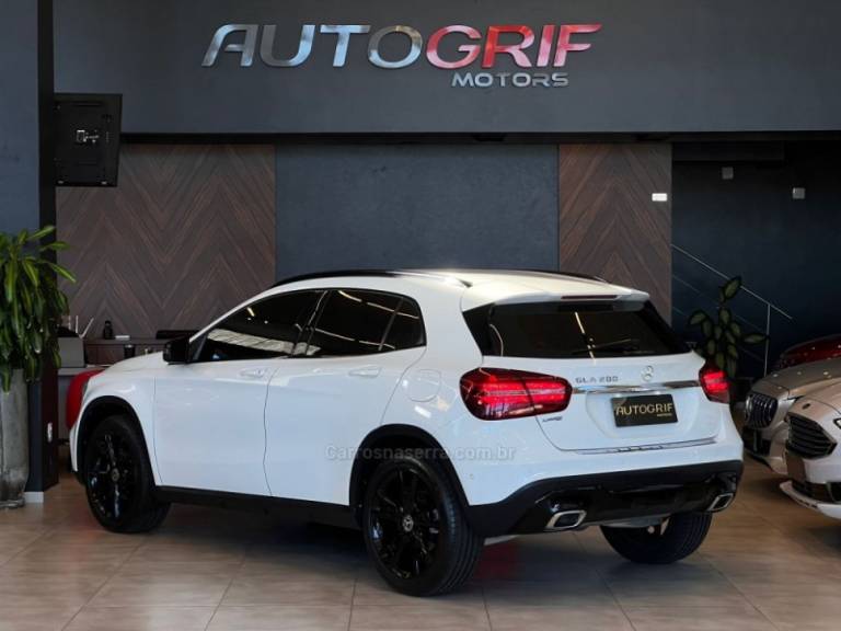 MERCEDES-BENZ - GLA 200 - 2019/2019 - Branca - R$ 133.900,00