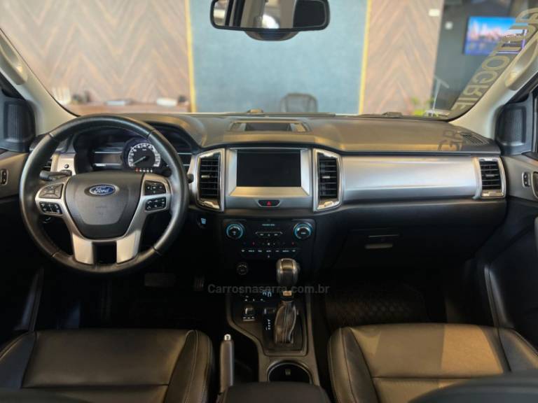 FORD - RANGER - 2021/2021 - Branca - R$ 184.900,00
