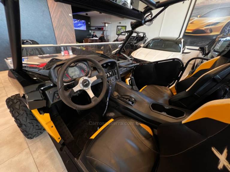CAN-AM - MAVERICK XRS - 2016/2016 - Amarela - R$ 59.900,00