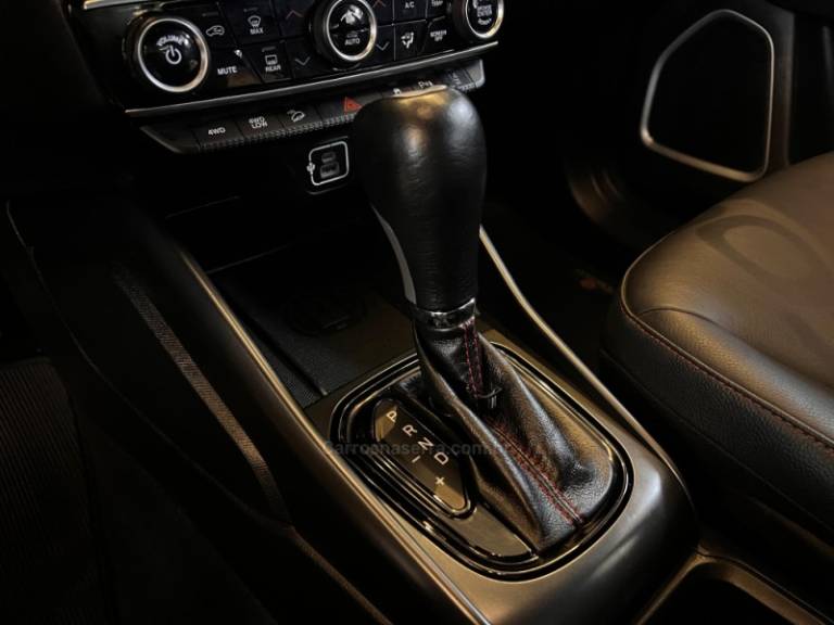 FIAT - TORO - 2022/2022 - Cinza - R$ 143.900,00