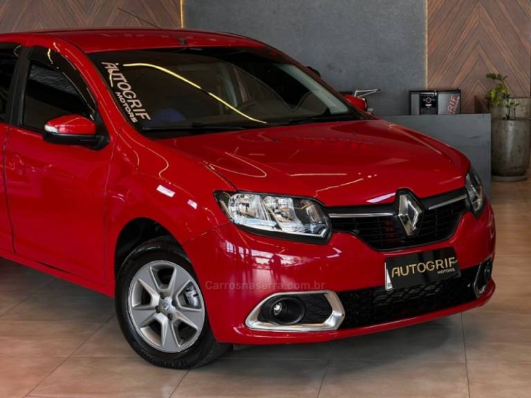 RENAULT - SANDERO - 2016/2017 - Vermelha - R$ 46.900,00