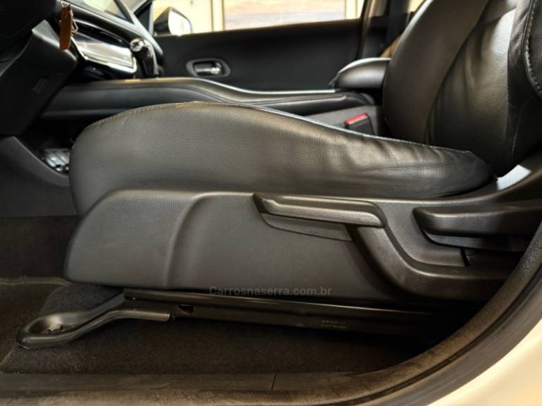 HONDA - HR-V - 2016/2016 - Branca - R$ 88.900,00