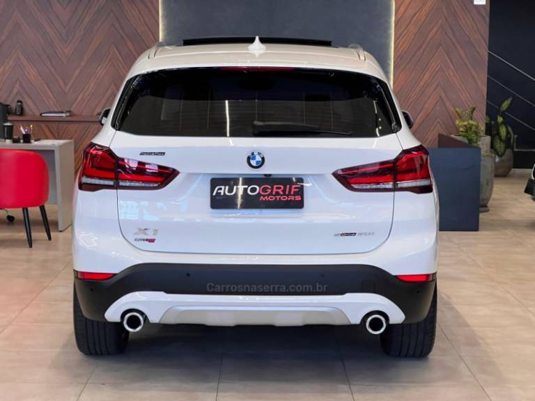 BMW - X1 - 2020/2020 - Branca - R$ 184.900,00