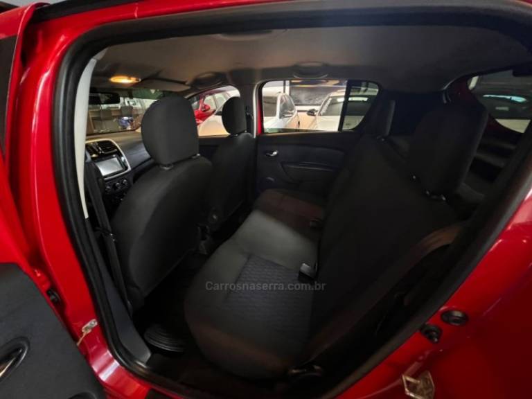 RENAULT - SANDERO - 2016/2017 - Vermelha - R$ 46.900,00