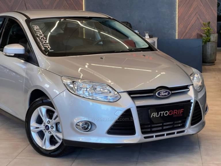 FORD - FOCUS - 2014/2015 - Prata - R$ 56.900,00