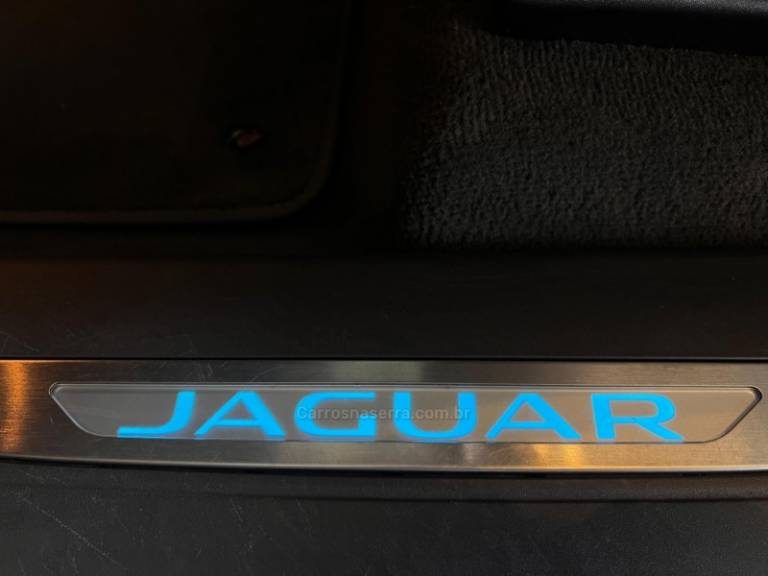 JAGUAR - F-PACE - 2018/2019 - Cinza - R$ 228.900,00