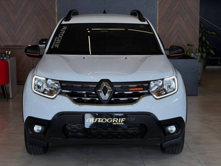RENAULT - DUSTER - 2024/2024 - Branca - R$ 109.900,00