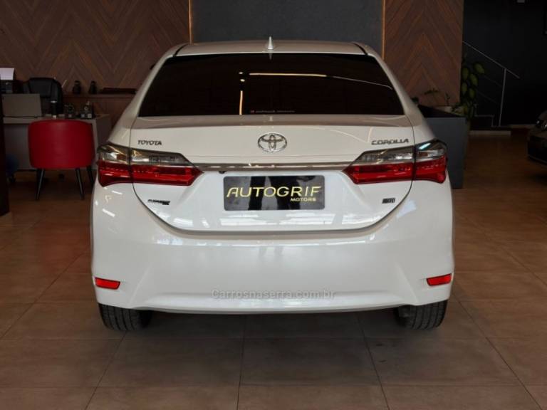 TOYOTA - COROLLA - 2019/2019 - Branca - R$ 105.900,00