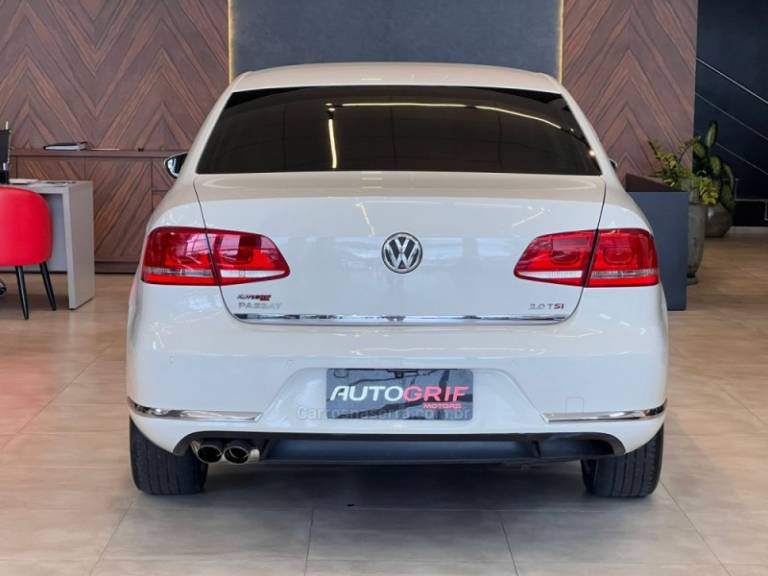 VOLKSWAGEN - PASSAT - 2012/2012 - Branca - R$ 63.900,00