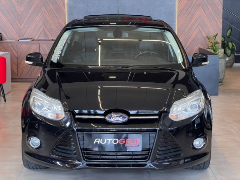 FORD - FOCUS - 2015/2015 - Preta - R$ 58.900,00