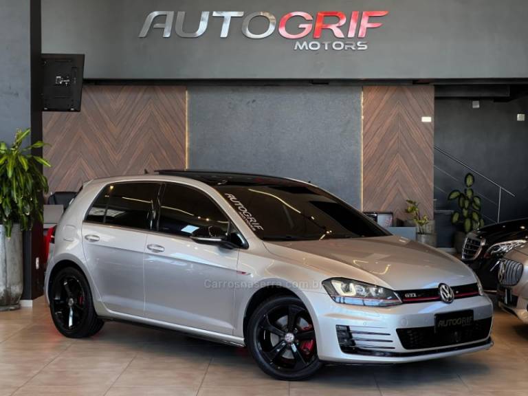 VOLKSWAGEN - GOLF - 2016/2016 - Prata - R$ 139.900,00