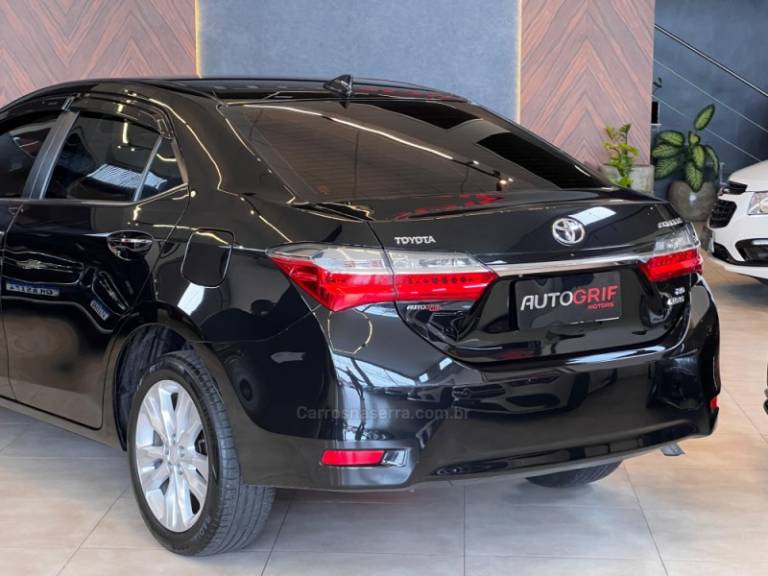 TOYOTA - COROLLA - 2018/2018 - Preta - R$ 106.900,00