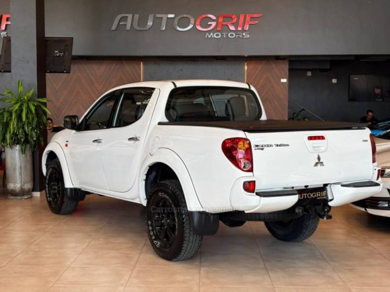 MITSUBISHI - L200 - 2012/2012 - Branca - R$ 96.900,00