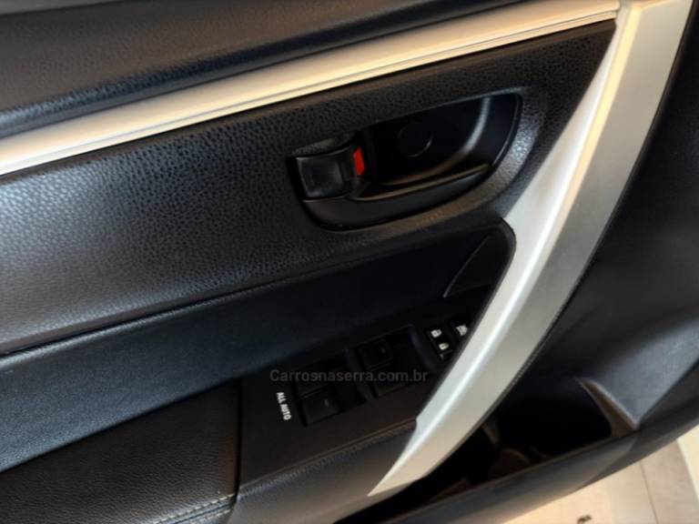 TOYOTA - COROLLA - 2019/2019 - Branca - R$ 105.900,00