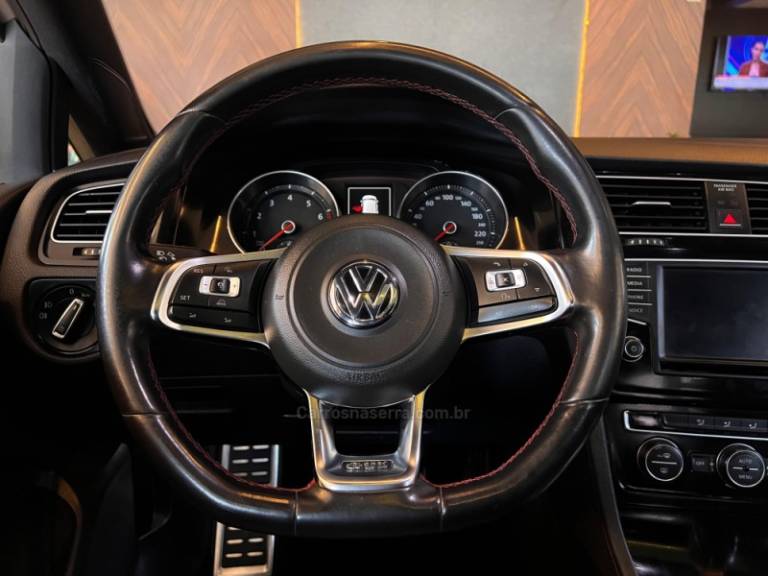 VOLKSWAGEN - GOLF - 2016/2016 - Prata - R$ 139.900,00