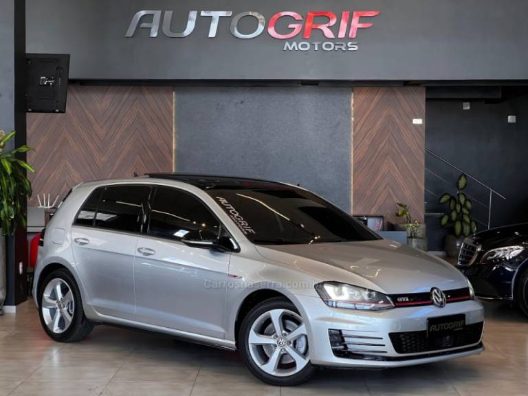 VOLKSWAGEN - GOLF - 2016/2016 - Prata - R$ 139.900,00