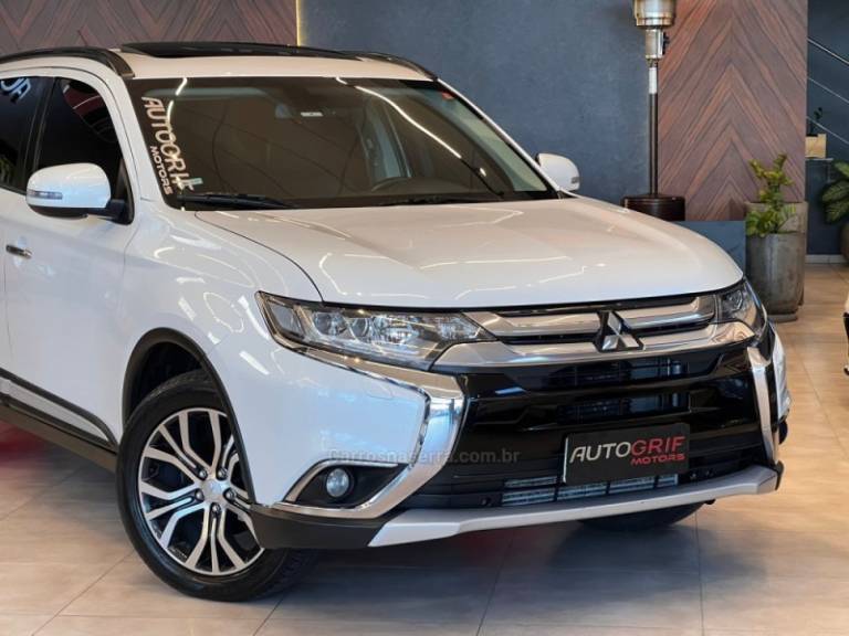 MITSUBISHI - OUTLANDER - 2016/2016 - Branca - R$ 119.900,00