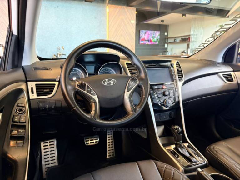 HYUNDAI - I30 - 2015/2015 - Branca - R$ 74.900,00