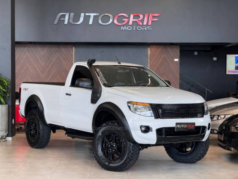 FORD - RANGER - 2013/2013 - Branca - R$ 118.900,00