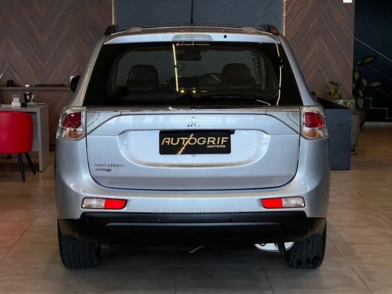 MITSUBISHI - OUTLANDER - 2015/2015 - Prata - R$ 75.900,00