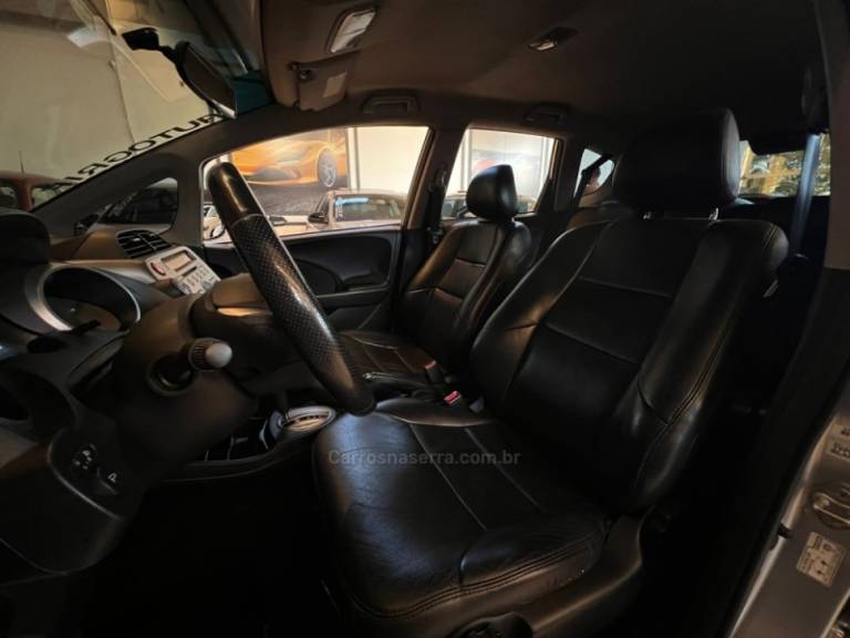 HONDA - FIT - 2010/2010 - Prata - R$ 47.900,00