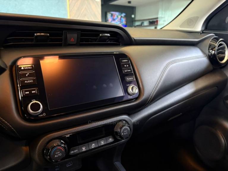 NISSAN - KICKS - 2023/2024 - Vermelha - R$ 119.900,00