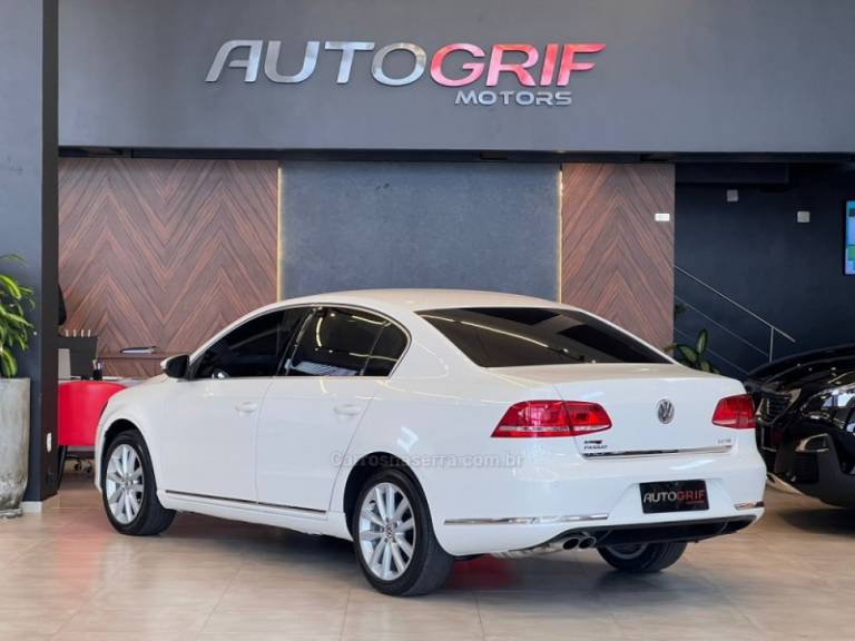 VOLKSWAGEN - PASSAT - 2012/2012 - Branca - R$ 63.900,00