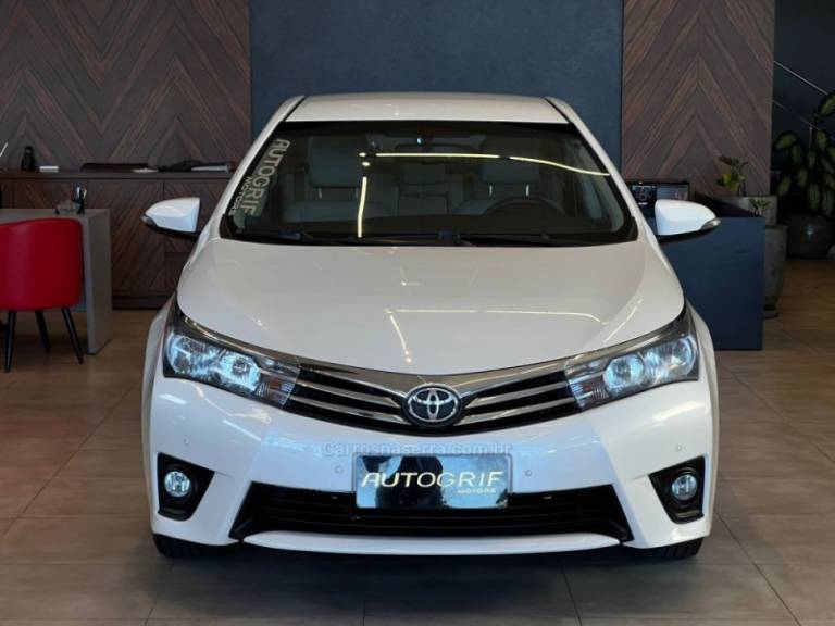 TOYOTA - COROLLA - 2015/2015 - Branca - R$ 88.900,00