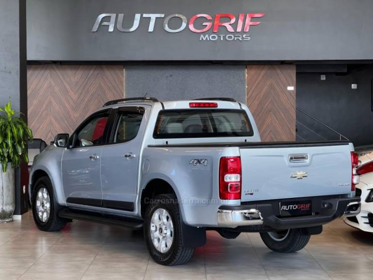 CHEVROLET - S10 - 2013/2013 - Prata - R$ 115.900,00