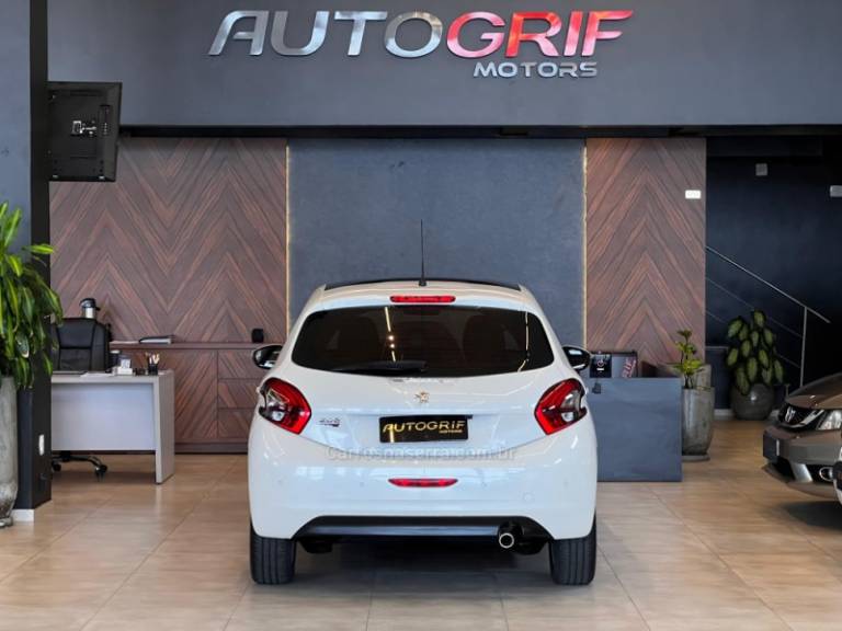 PEUGEOT - 208 - 2017/2017 - Branca - R$ 58.900,00
