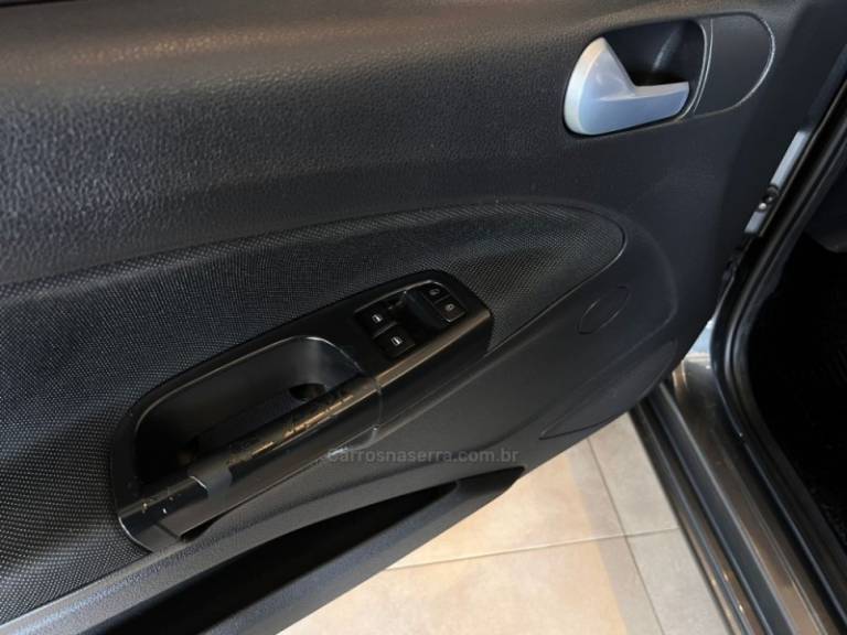 VOLKSWAGEN - VOYAGE - 2018/2019 - Cinza - R$ 51.900,00