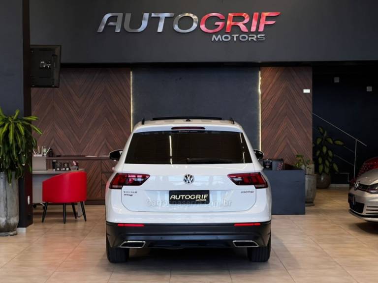 VOLKSWAGEN - TIGUAN - 2019/2019 - Branca - R$ 118.900,00