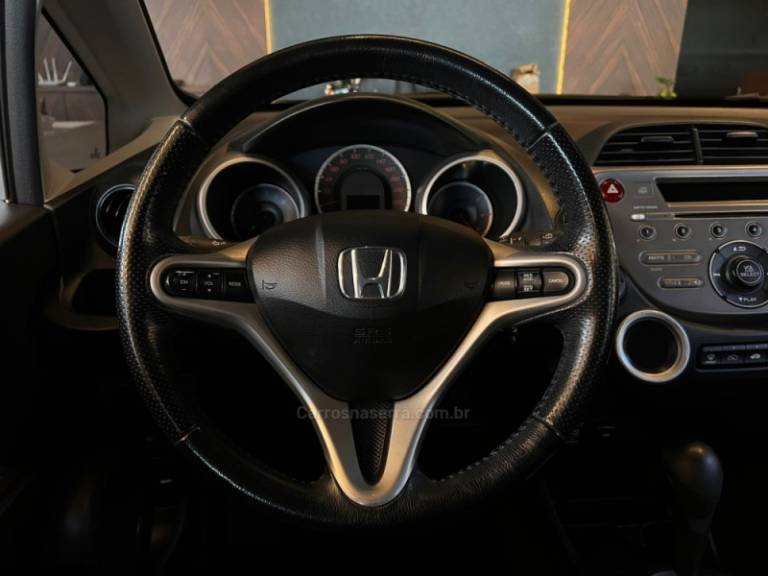 HONDA - FIT - 2010/2010 - Prata - R$ 47.900,00