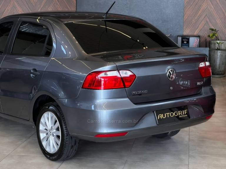 VOLKSWAGEN - VOYAGE - 2018/2019 - Cinza - R$ 51.900,00